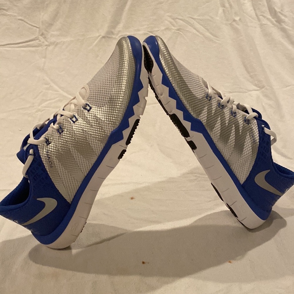 Nike free trainer 5.0 AMP kentucky running shoes.